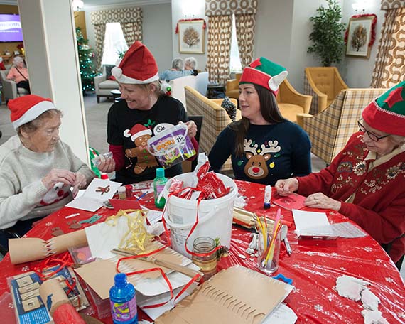 Residents Making Christmas Cards